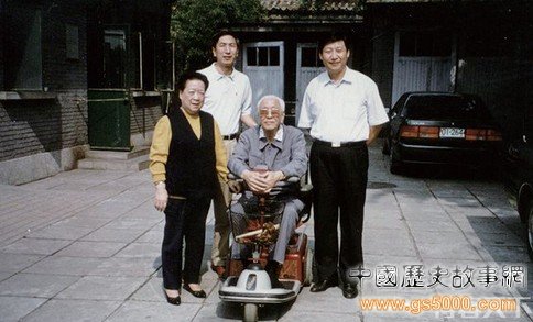 习近平与导师耿飚的故事