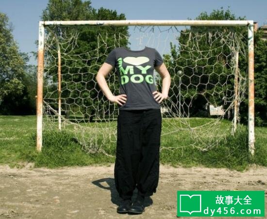 无头人存活15年是真的,男子撞断头无头行走吓坏路人